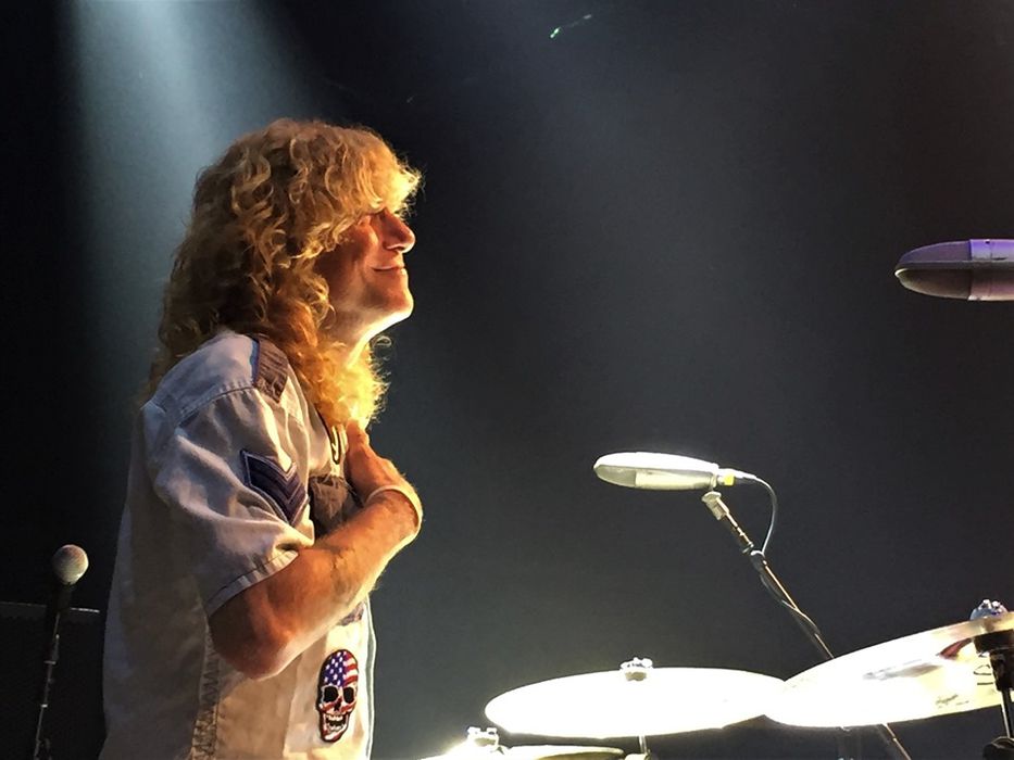Hospitalizado el ex baterista de Guns N ‘Roses tras apuñalarse en el estómago
