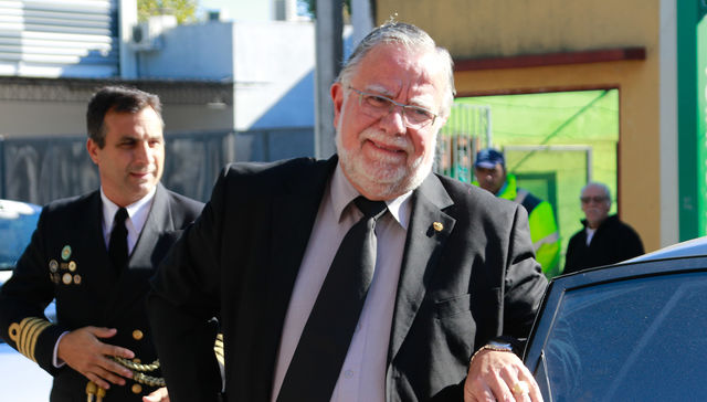 Por derecha y por izquierda