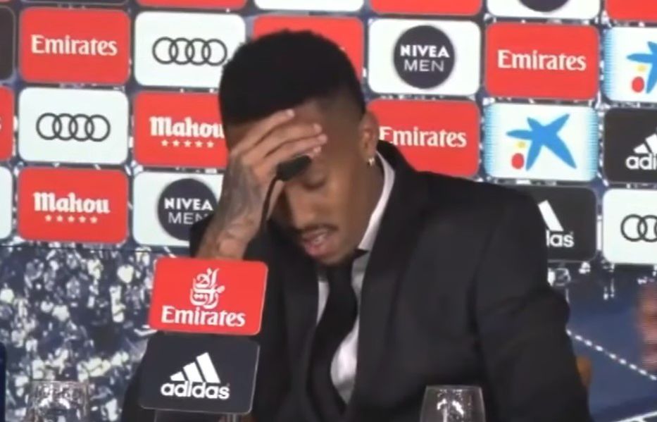 Con el pie izquierdo