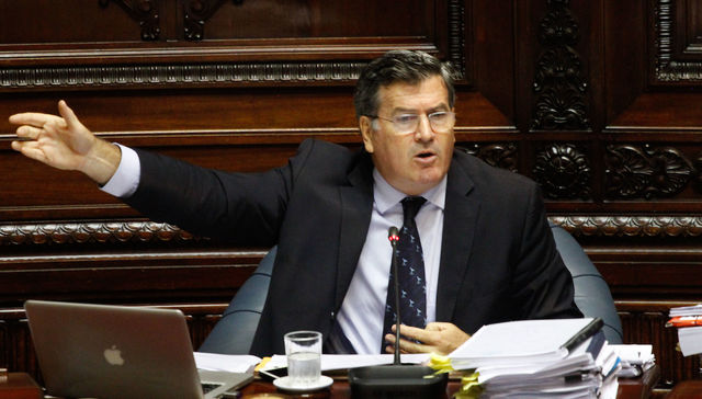 El caballero de la derecha