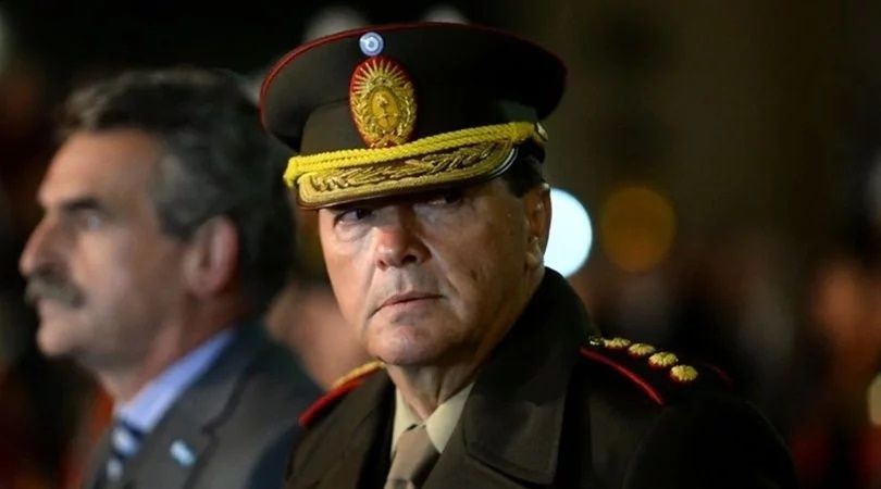 Absuelven a exjefe del Ejército argentino por secuestro durante la dictadura