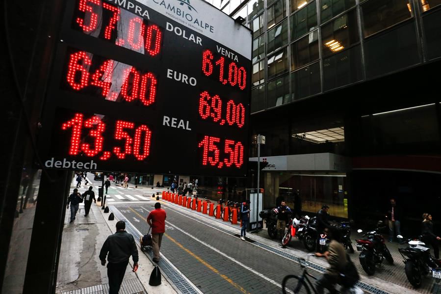 La crisis financiera se agrava en Argentina con el fantasma del default