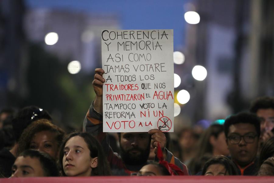 Miles De Personas Marcharon Por 18 De Julio En Contra De La Campaña “vivir Sin Miedo” 0339