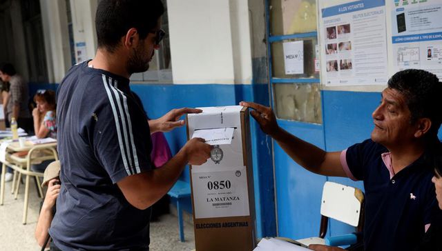 Al otro lado del río