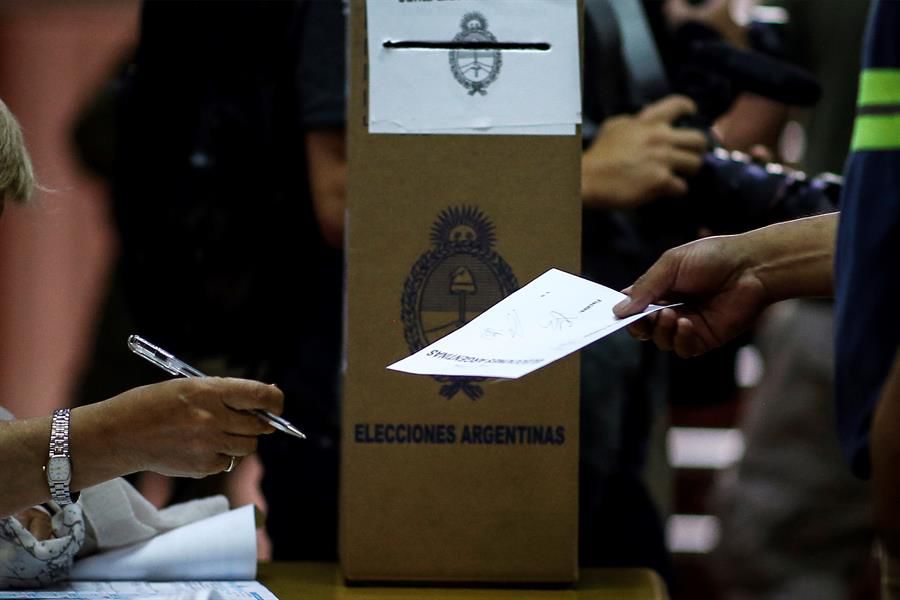 Los argentinos ya votan en las elecciones presidenciales