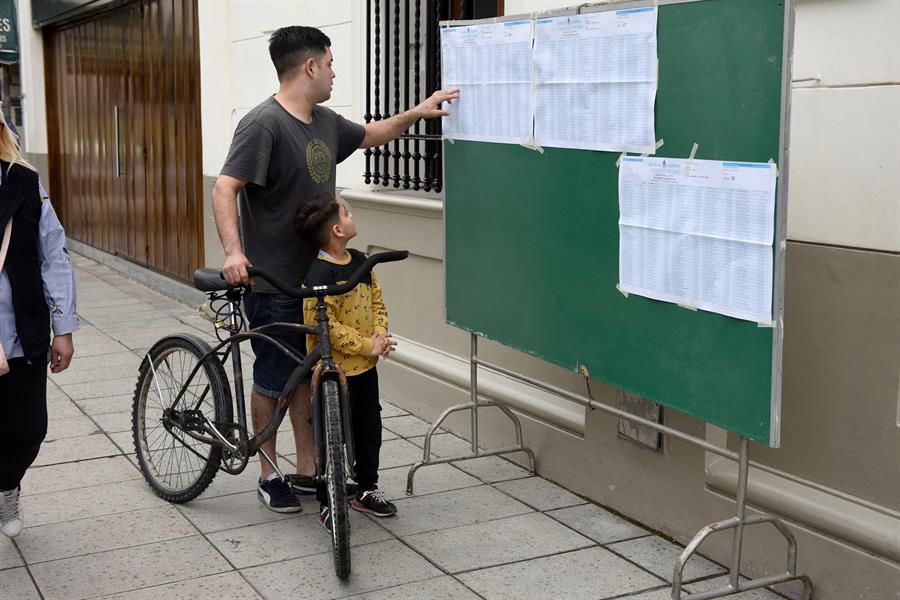 A media jornada ya votó el 44 % del padrón en las elecciones generales de Argentina