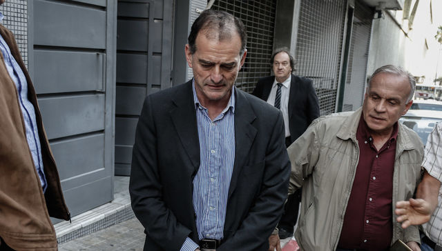 Los de atrás vienen con él