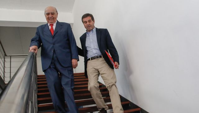 Por lo menos un whatsapp