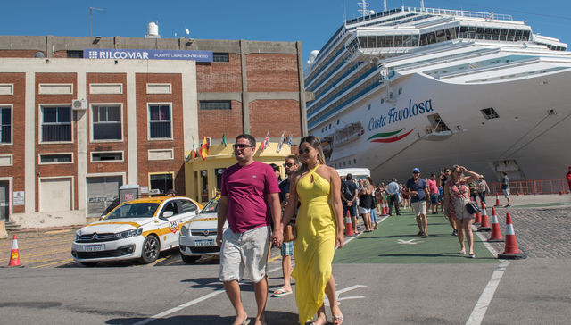 Viajes y gravámenes