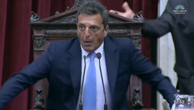 A la gran masa del pueblo