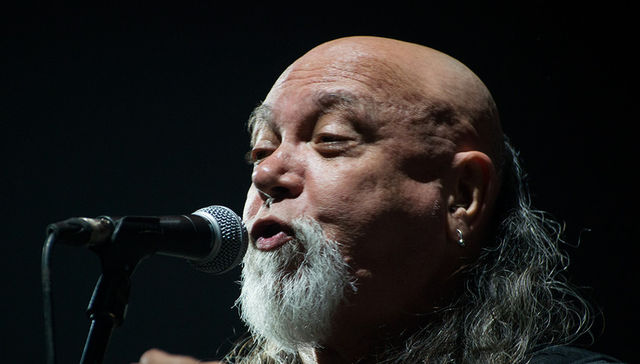 Otra voz canta