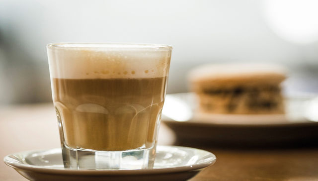 Cafetería uruguaya regalará un capuchino a quienes se vacunaron contra la COVID