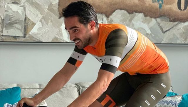A seguir pedaleando