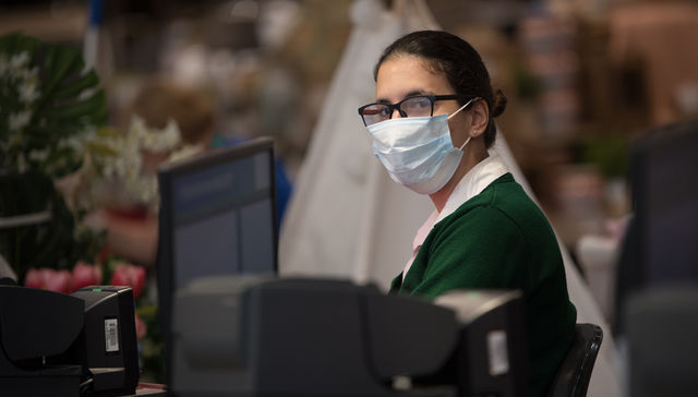 Llaves, billetera y tapaboca