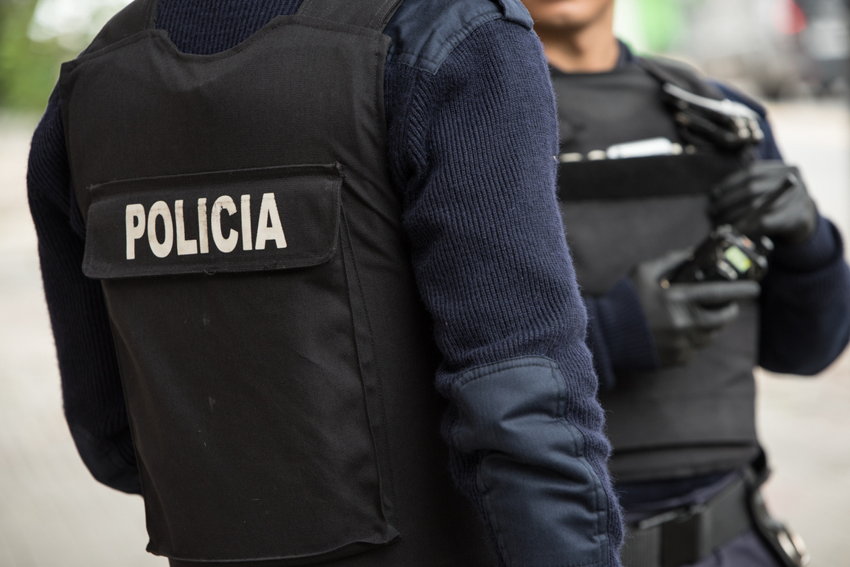 Piedras Blancas: dispararon 17 veces a una casa frente a una escuela mientras había recreo