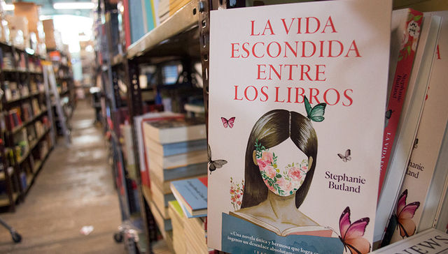 Te queremos, libro, te queremos