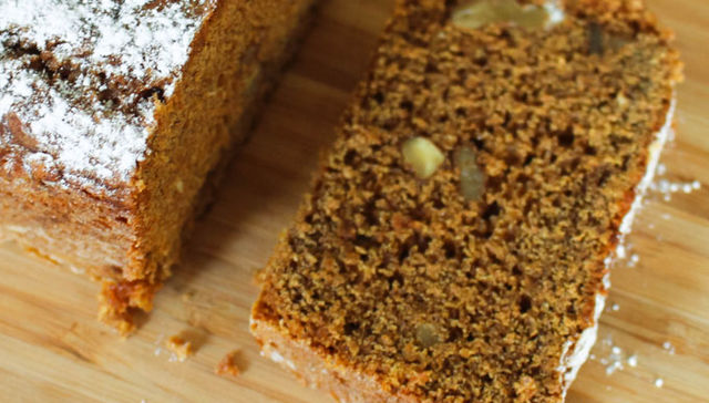 Budín de banana vegano