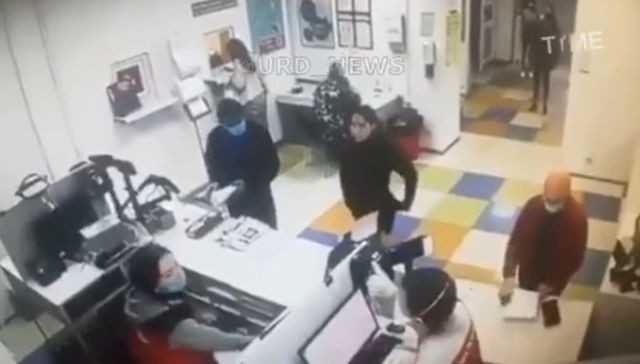 Lo atamos con alambre