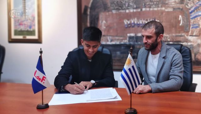 Le puso la firma