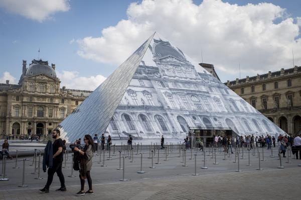 Louvre en crisis: su presidente admitió que el museo llega al fin de un ciclo