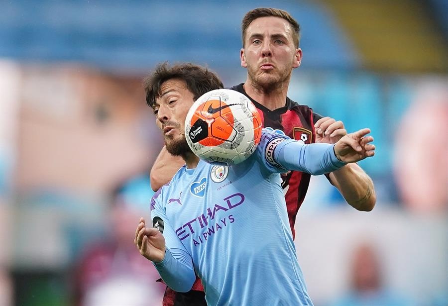 David Silva volvió de su retiro después de tres años para jugar en una liga exótica