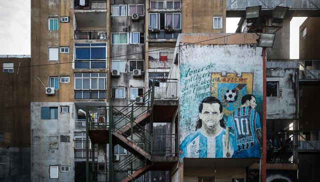 Los dedos gastados de tanta Play