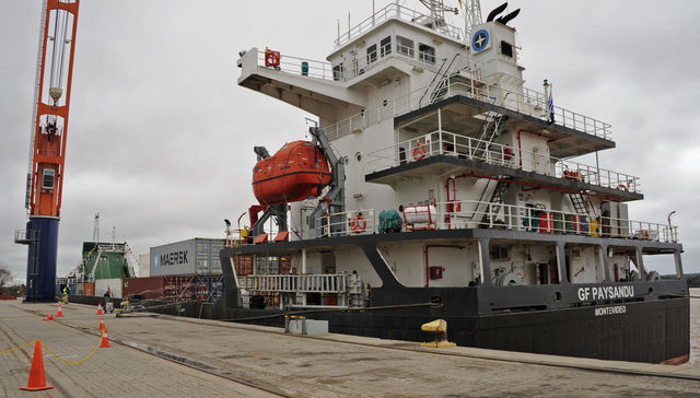 Un barco cargado de ...
