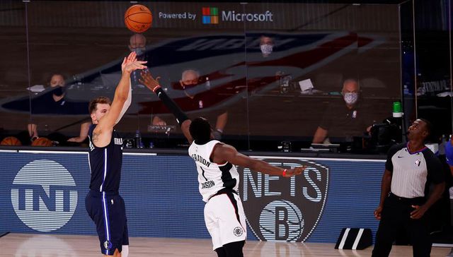En la hora y pelota al medio