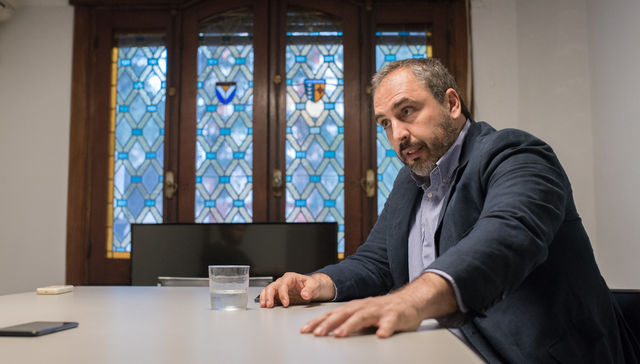 Contéstame el teléfono