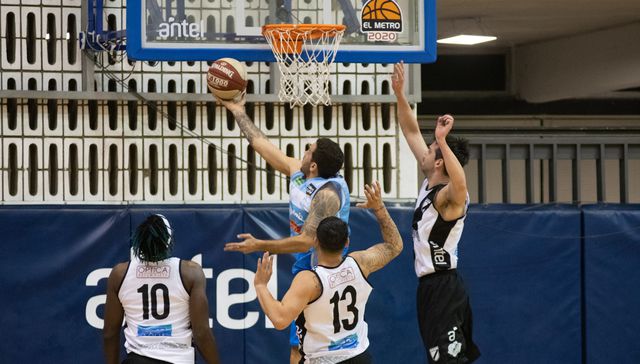 Jueguen a boca cerrada