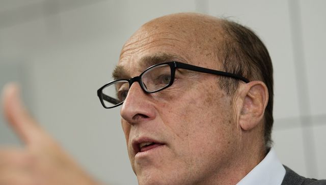 Un poco más de lo otro