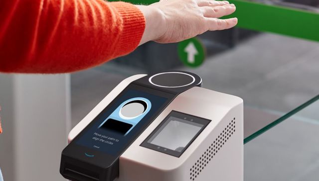 Amazon presenta sistema para pagar con la palma de la mano