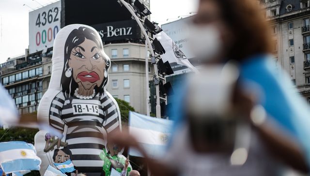 Nunca no están marchando