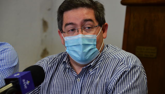 El hisopo en la nariz