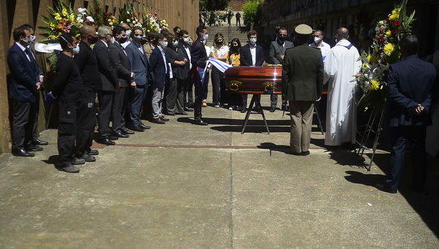 A las páginas de la historia