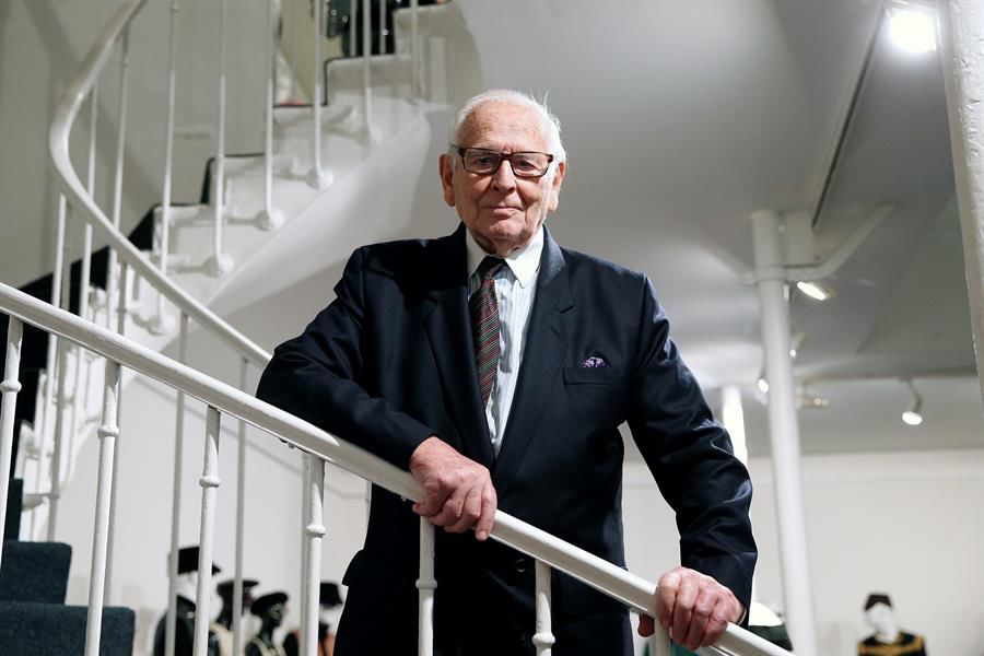 Fallece a los 98 años el diseñador Pierre Cardin