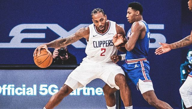 Los lleva de la mano