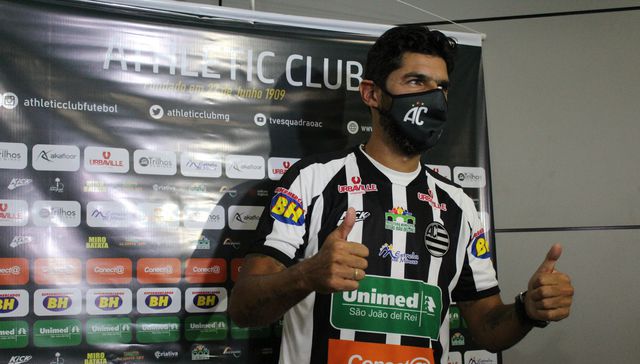 Loco un poco, nada más
