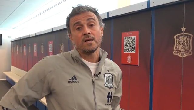 Un tipo con códigos