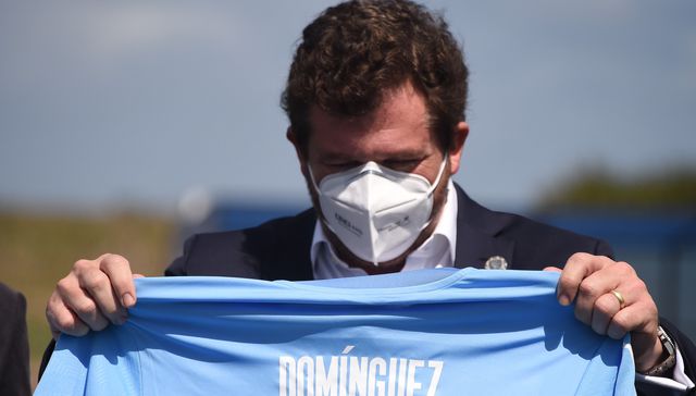 Botines contra escritorio