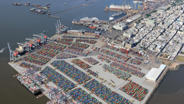 La empresa Katoen Natie invertirá US$ 455 millones en el Puerto de Montevideo