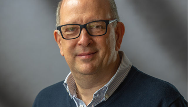 EN BUSCA DE UNA SALIDA