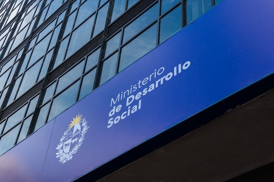 Tercerizados del Mides critican “incumplimiento grave” en acuerdo por pago de salarios