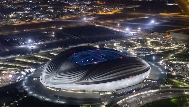 Detrás de esos estadios...