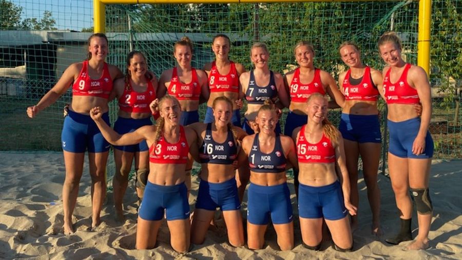 Beach handball: las jugadoras noruegas desafían el reglamento y ...