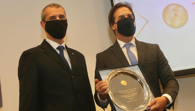 Amigos de los amigos