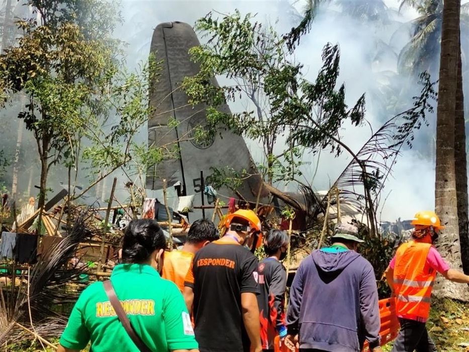 31 muertos, 54 heridos y 17 desaparecidos tras accidente de avión en Filipinas