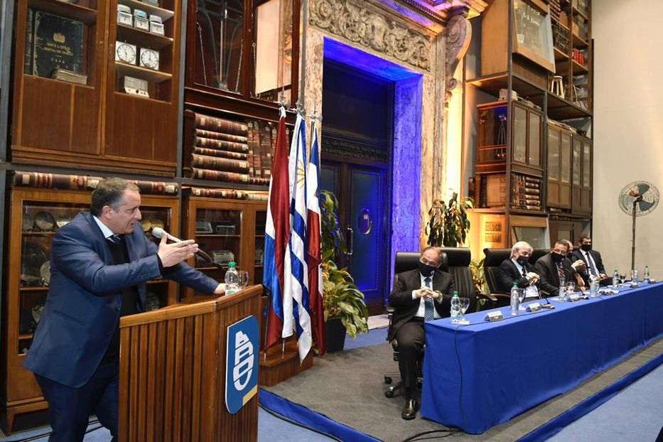 Alejandro Lafluf asumió como nuevo vicepresidente del Banco República