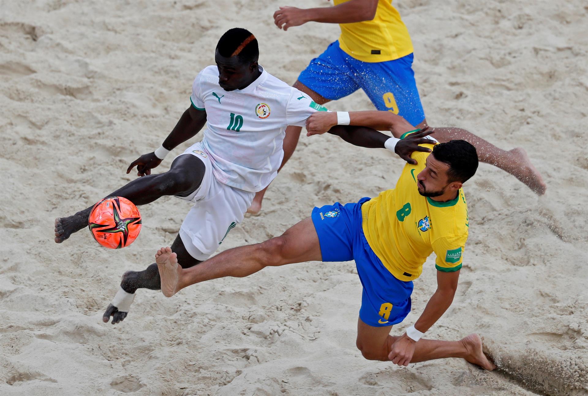 El gesto del jugador de la selección uruguaya que conmovió a Brasil en las  Eliminatorias de fútbol playa