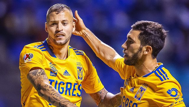 Y sigue esperando un llamado